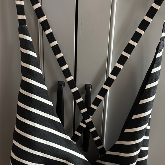 Lovers + Friends Size XS Jayla Striped Backless Romper - Picture 5 of 10